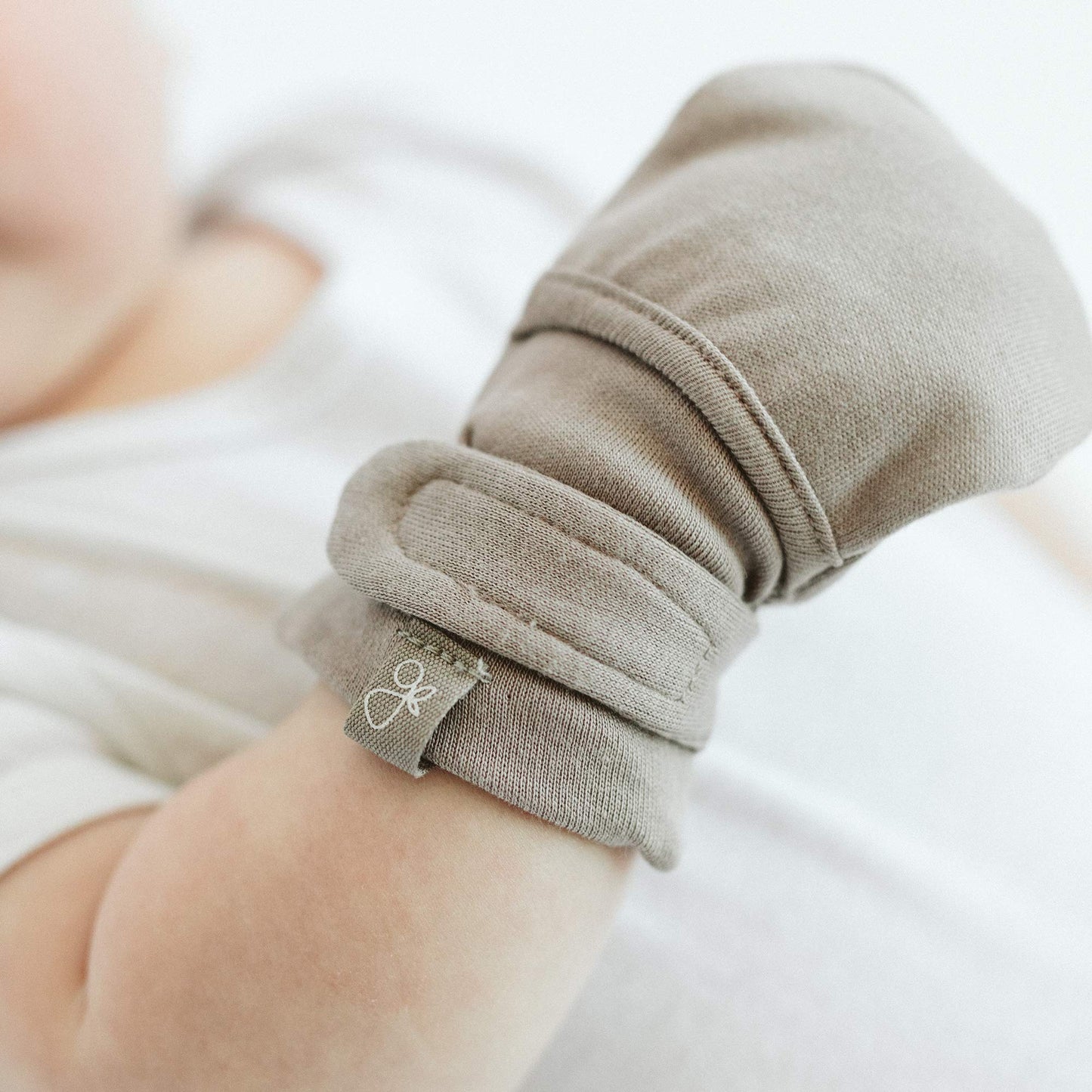goumikids Viscose Made from Bamboo Cotton Anti-Scratch Soft Stay-On Mitts