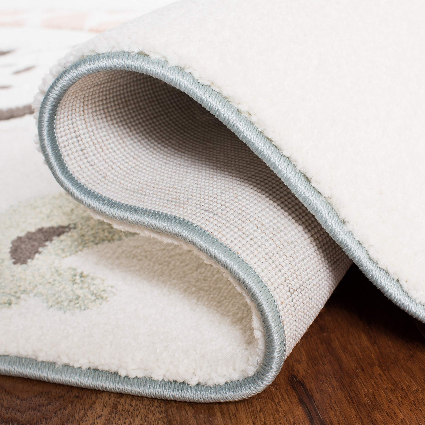 SAFAVIEH Carousel Kids Collection Accent Rug - 4' x 6', Ivory, Animal Design, Non-Shedding & Easy Care, Ideal for High Traffic Areas for Boys & Girls in Playroom, Nursery, Bedroom (CRK120A)