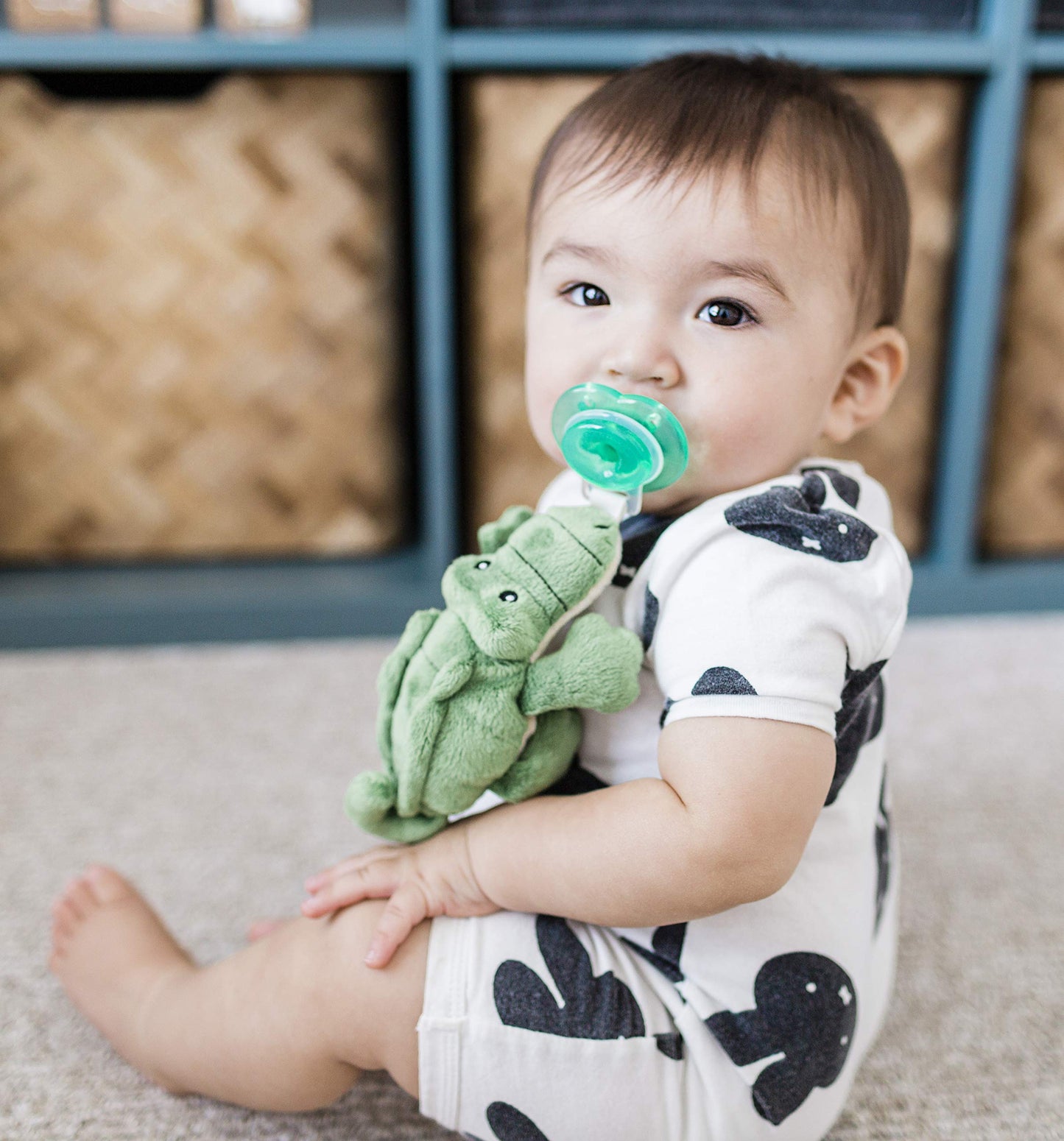 Nookums Paci-Plushies Buddies - Alligator Pacifier Holder - Adapts to Name Brand Pacifiers, Suitable for All Ages, Plush Toy Includes Detachable Pacifier