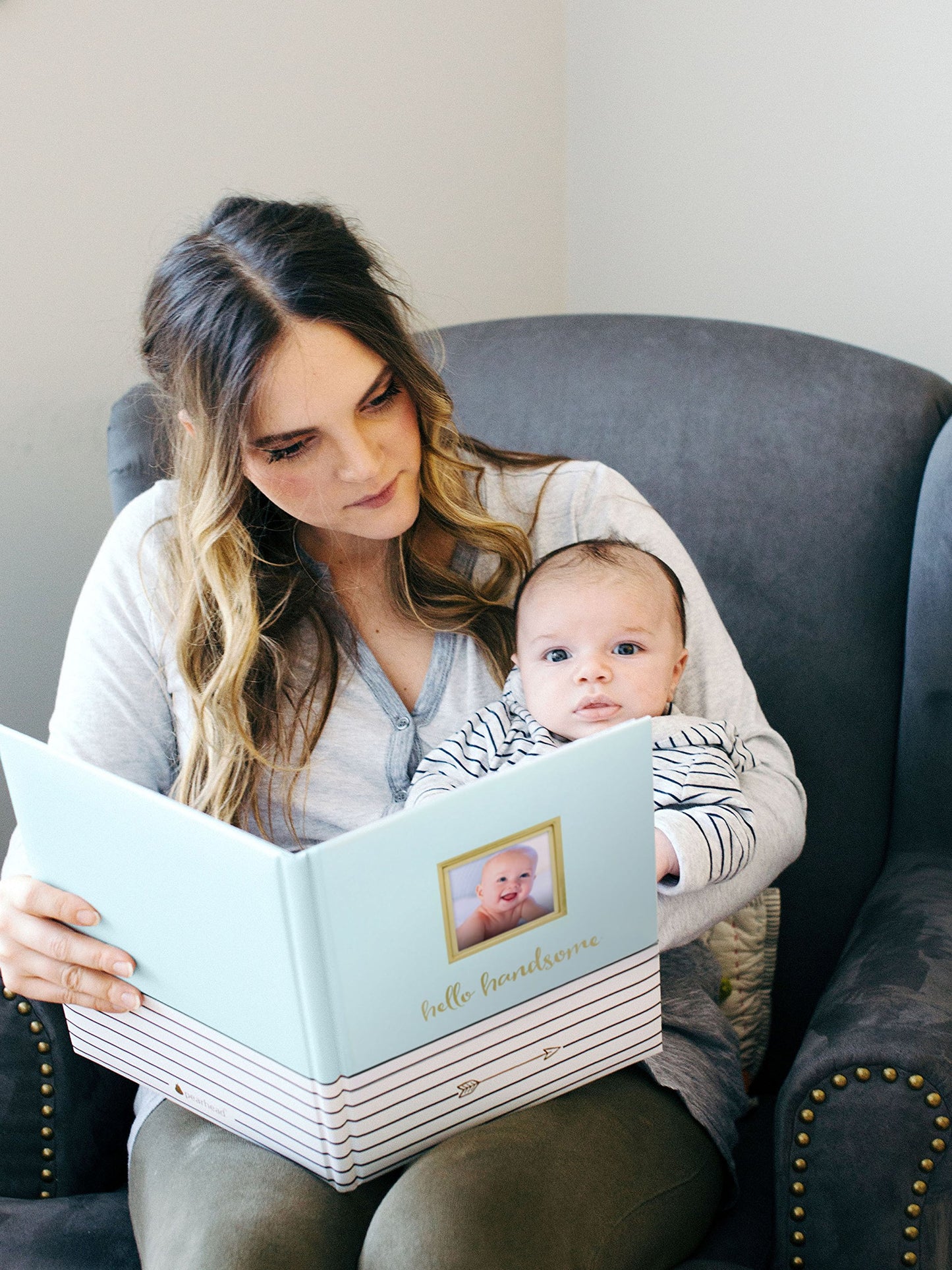 Pearhead Hello Baby First 5 Years Memory Book, Baby Girl Keepsake for New and Expectant Parents, Pregnancy And Milestone Journal, Pink