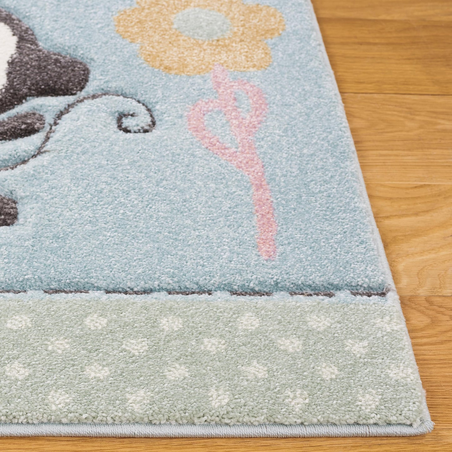 SAFAVIEH Carousel Kids Collection Accent Rug - 4' x 6', Ivory, Animal Design, Non-Shedding & Easy Care, Ideal for High Traffic Areas for Boys & Girls in Playroom, Nursery, Bedroom (CRK120A)